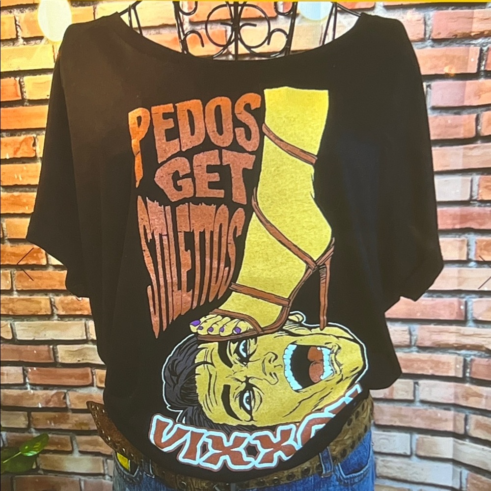 👚 VIXXON — “PEDOS GET STILETTOS” Dolman Tee — Black — Sz XL / A
